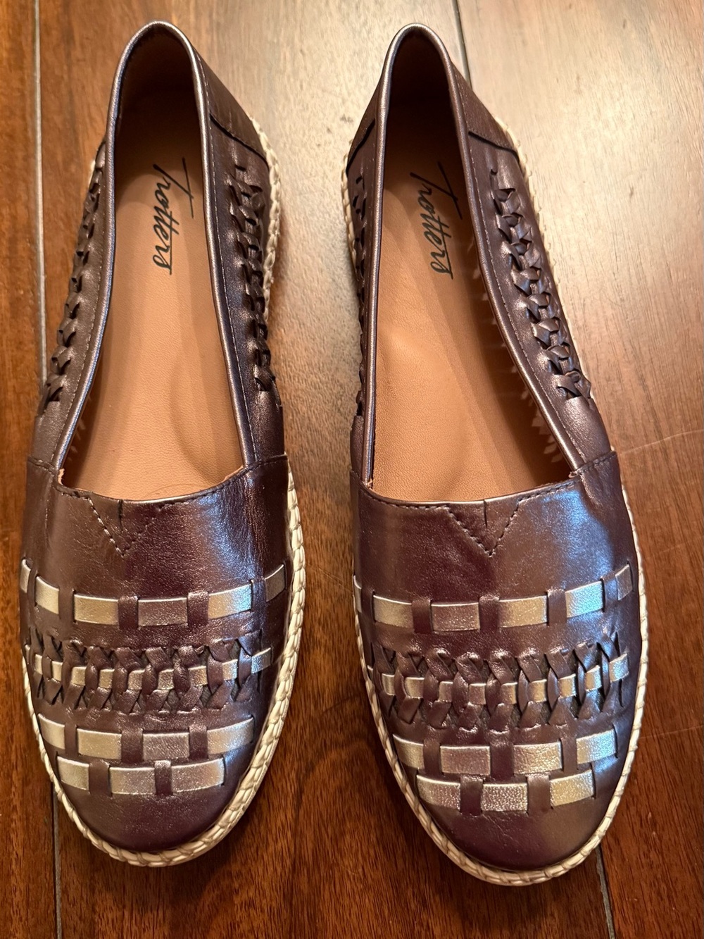 Trotters Taupe/Silver/Gray Metallic Woven Slip-On Loafers with Silver Accents 8W
